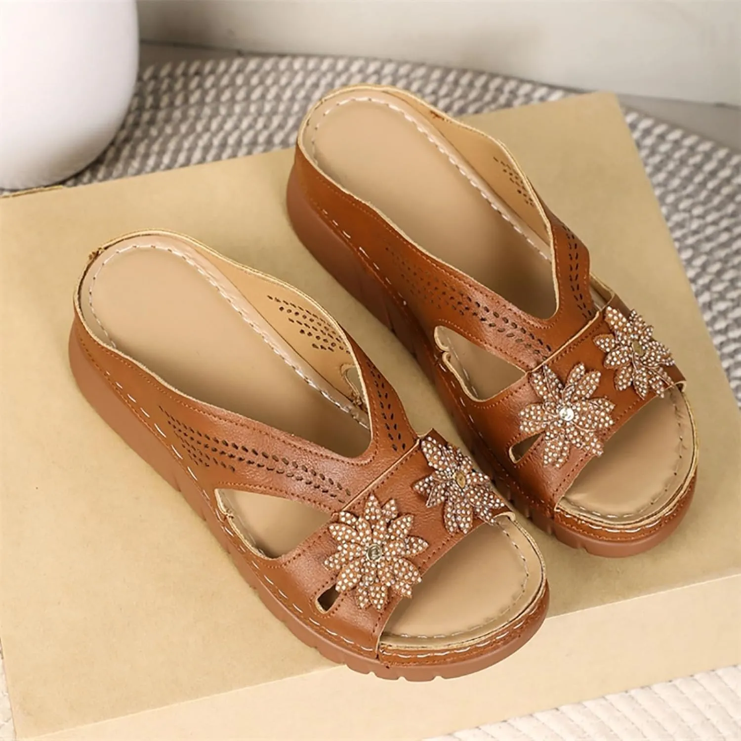 Women's Summer Slippers Open Toe Casual Flat Sandals Lightweight Comfortable Beach Slides for Travel Vacation